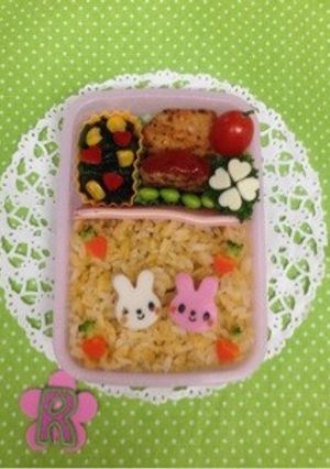簡単☆かまぼこで2色のうさぎ＊キャラ弁-レシピのメイン写真