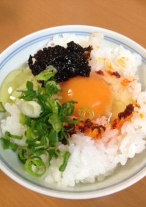 海苔の佃煮と食べるラー油の卵かけご飯-レシピのメイン写真