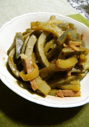 ほんのり苦い　アケビの味噌炒め-レシピのメイン写真