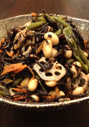 つゆの素で簡単美味しいひじきの煮物-レシピのメイン写真