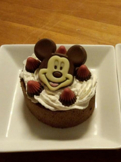市販のロールケーキにちょっとだけデコ-レシピのメイン写真