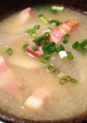 里芋とベーコンのお味噌汁-レシピのメイン写真
