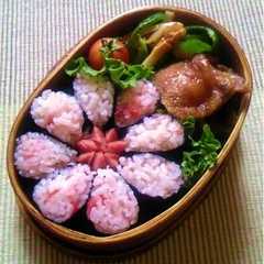 รูปของ お弁当に使える　超簡単花型飾りノリ巻