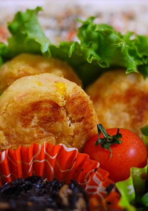 ツナコーンのじゃがいも焼き&サラダ-レシピのメイン写真