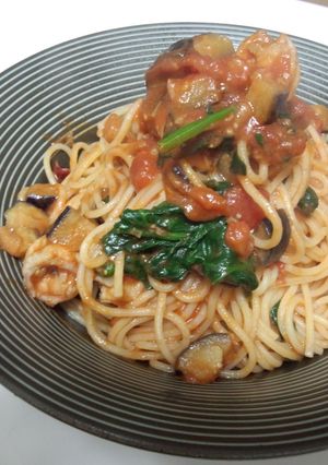茄子とほうれん草と海老のパスタ-レシピのメイン写真