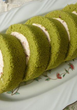 フワッ♡あずきクリームの抹茶ロールケーキ-レシピのメイン写真