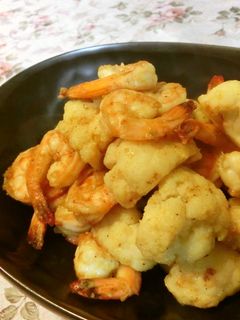 お酒に♪海老とカリフラワーのカレー炒め☆-レシピのメイン写真