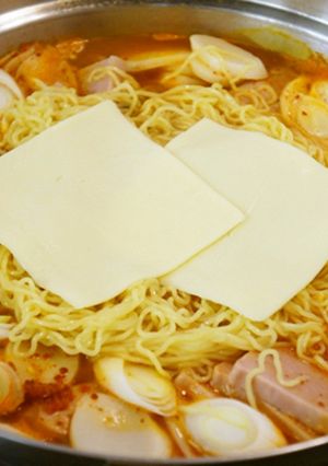 具だくさんプデチゲ-レシピのメイン写真