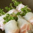簡単おつまみ 鯛の塩麹〆スプラウト巻き