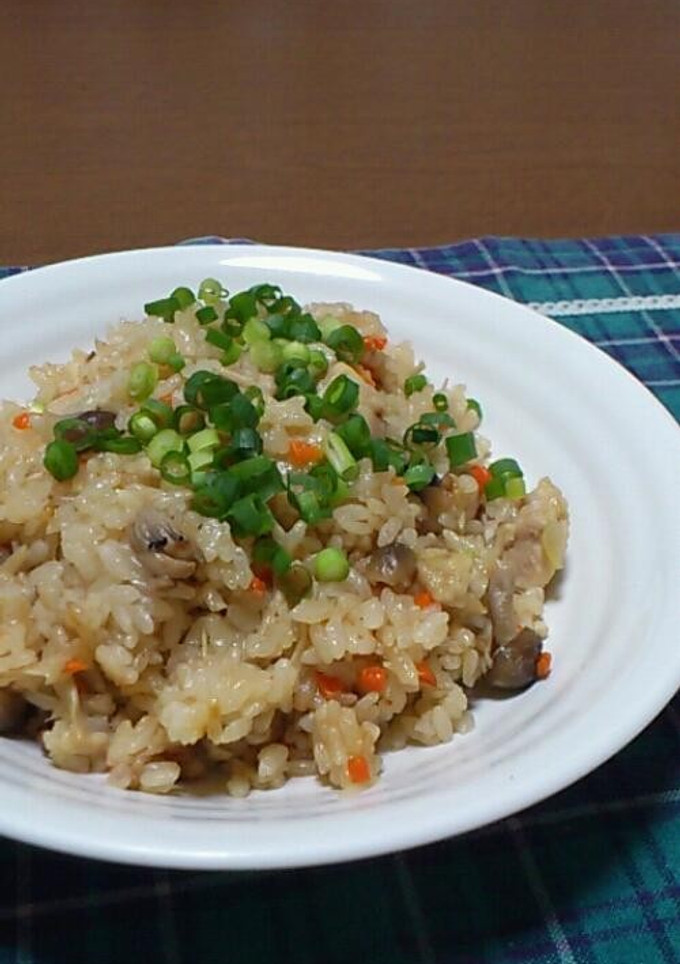 炊飯器★鶏ときのこの炊き込み和風ピラフ-レシピのメイン写真