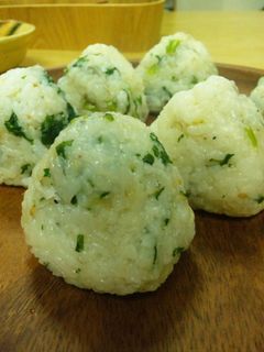 ごま風味☆栄養満点カルシウムおにぎり-レシピのメイン写真