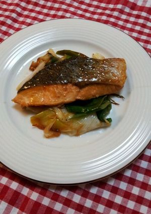 簡単★鮭と長ネギのバター醤油ソテー　　　-レシピのメイン写真