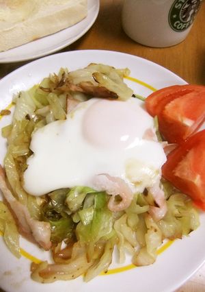 簡単！キャベツで朝ごはん☀卵の巣篭り風♪-レシピのメイン写真