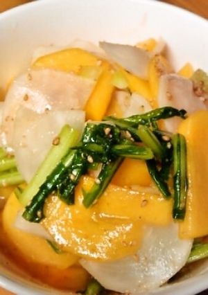 ごまの香り☆柿とかぶの甘酢漬け-レシピのメイン写真