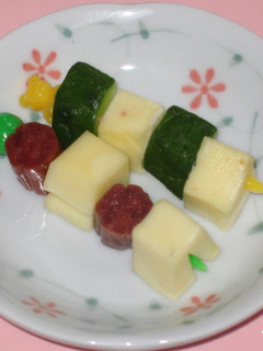 お弁当♪きゅうりとサラミとチーズ-レシピのメイン写真