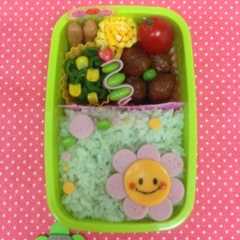 รูปของ ココロにスマイル♪お花ちゃん＊キャラ弁＊