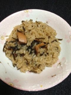 焼き鳥と塩昆布の炊き込みご飯-レシピのメイン写真