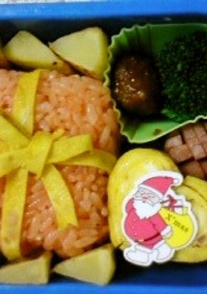 お弁当♪クリスマスプレゼントの中味は？-レシピのメイン写真