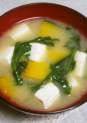 かぼちゃと豆腐と春菊の味噌汁-レシピのメイン写真