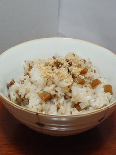 ごぼうと牛肉の混ぜごはん-レシピのメイン写真