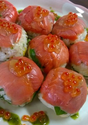 「バジルとサーモンの手まり寿司」-レシピのメイン写真