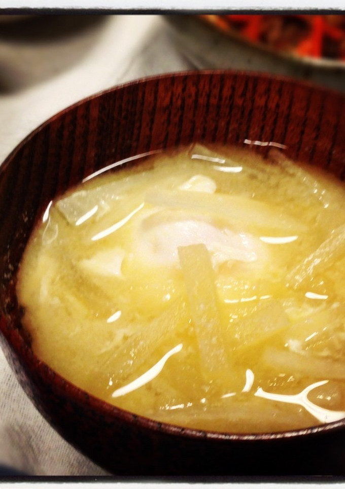おとし卵と大根のお味噌汁-レシピのメイン写真