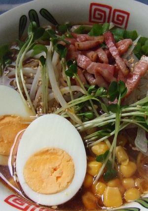 カリカリベーコンと新鮮野菜の中華そば-レシピのメイン写真