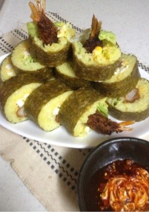 ソースで食べる！海老フライ巻き寿司-レシピのメイン写真