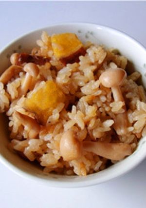 さつまいもとしめじの炊き込みご飯-レシピのメイン写真
