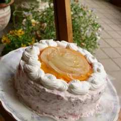 รูปของ 記念日に！バラのデコレーションケーキ