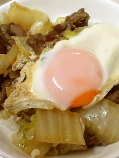 すき焼きのタレで★牛肉、白菜の卵煮丼-レシピのメイン写真