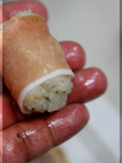 生ハムおにぎり-レシピのメイン写真