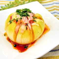 รูปของ 新玉ねぎの丸ごとトマトチーズ蒸し