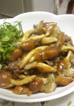 ジャンボなめこと牛肉のペッパー炒め-レシピのメイン写真