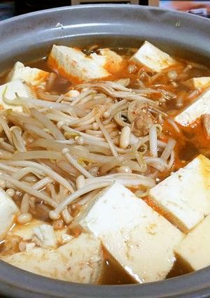 ダイエットに!豆腐とえのきのキムチ鍋-レシピのメイン写真