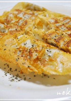 粉チーズで簡単＊羽根つき餃子♫-レシピのメイン写真