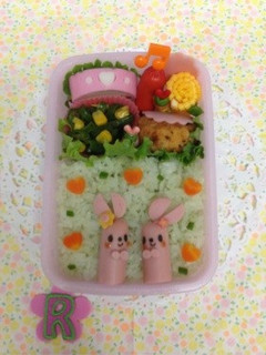 簡単☆魚肉ソーセージでうさぎ*キャラ弁-レシピのメイン写真