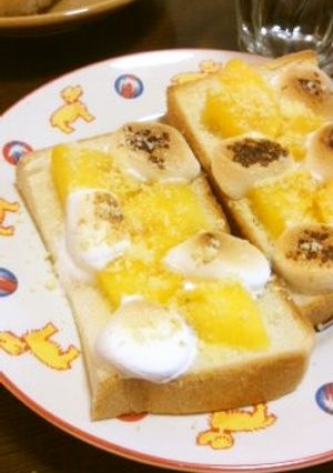 柿・マシュマロのトースト〜粉チーズパラリ-レシピのメイン写真