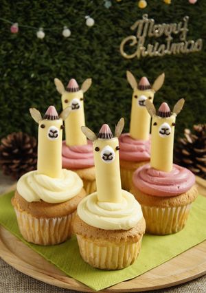 クリスマス☆ラマさんサンタのカップケーキ-レシピのメイン写真