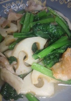 簡単！豚肉と小松菜＋レンコンの炒め物-レシピのメイン写真