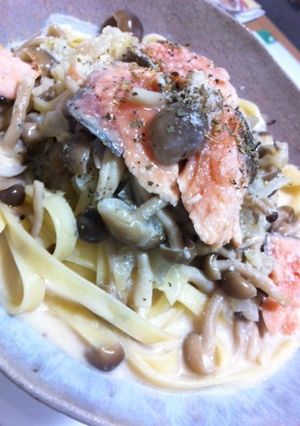 秋鮭とキノコのｸﾘｰﾑﾊﾟｽﾀ-レシピのメイン写真