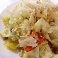 รูปของ 簡単！なのに…美味しいキャベツ炒め