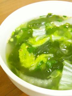 白菜とワカメのあっさり生姜スープ-レシピのメイン写真