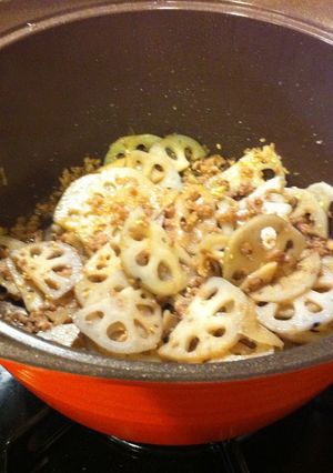 無加水鍋でれんこんのそぼろきんぴら-レシピのメイン写真