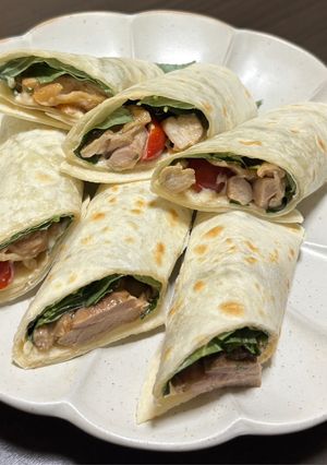 モロヘイヤとトマトのチキンラップ-レシピのメイン写真