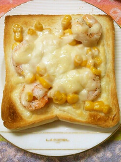 エビとコーンのマヨチーズトースト♪-レシピのメイン写真