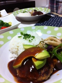 アボカドのせた簡単ハンバーグ☻-レシピのメイン写真