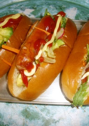 残り物のサラダを入れてホットドッグ-レシピのメイン写真