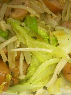 簡単!ウィンナーと野菜のバジル炒め-レシピのメイン写真