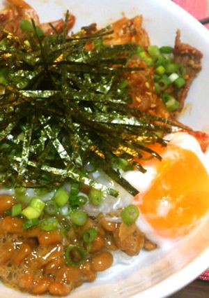 スタミナ豚キムチ納豆丼-レシピのメイン写真
